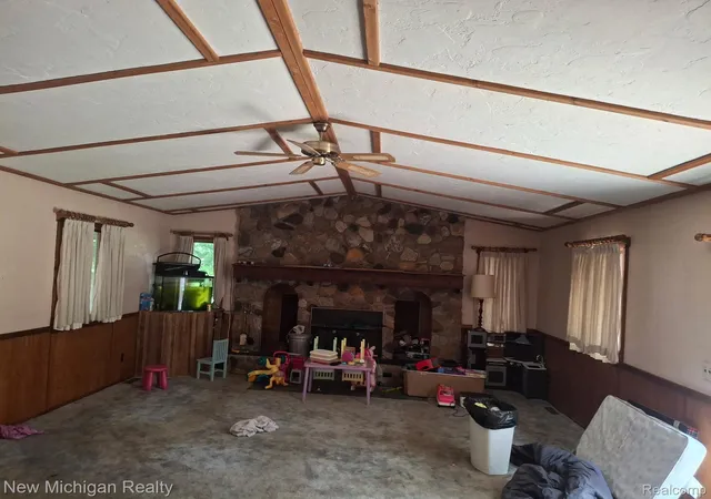 Photo 4 of Single family home for sale at 2433 Willow St, Deckerville, MI 48427 | MLS# 20261063560 | Listing updated on 2026-08-11