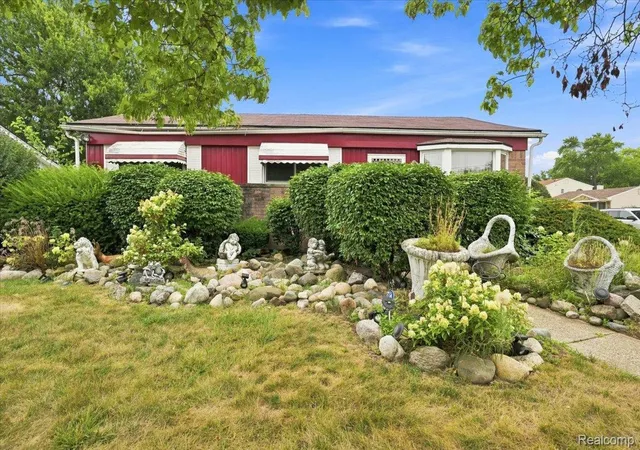 Photo 2 of Single family home for sale at 218 Gage St, Pontiac, MI 48342 | MLS# 20261063561 | Listing updated on 2026-09-05