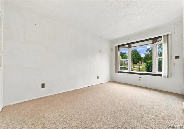 Photo 4 of Single family home for sale at 218 Gage St, Pontiac, MI 48342 | MLS# 20261063561 | Listing updated on 2026-10-27