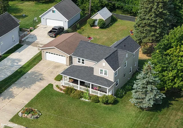 Photo 3 of Single family home for sale at 8501 Lake St, Port Austin, MI 48467 | MLS# 58050218126 | Listing updated on 2026-08-11