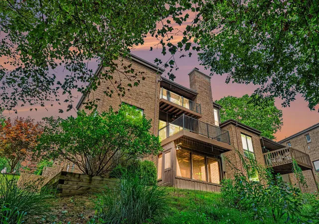 Listing Photo 3 - Condo for sale in building located at 4175 Lake Ter Dr, Kalamazoo, MI 49008