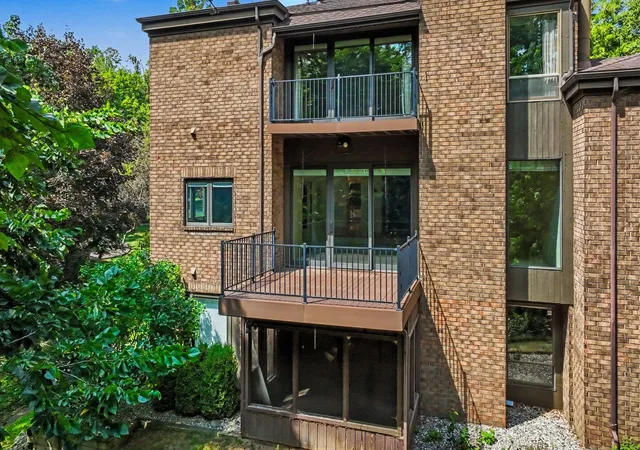 Listing Photo 5 - Condo for sale in building located at 4175 Lake Ter Dr, Kalamazoo, MI 49008