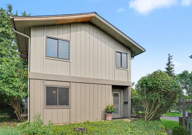 Photo 2 of Condo for sale at 3814 Greenleaf Cir, Kalamazoo, MI 49008 | MLS# 66026041942 | Listing updated on 2026-09-09