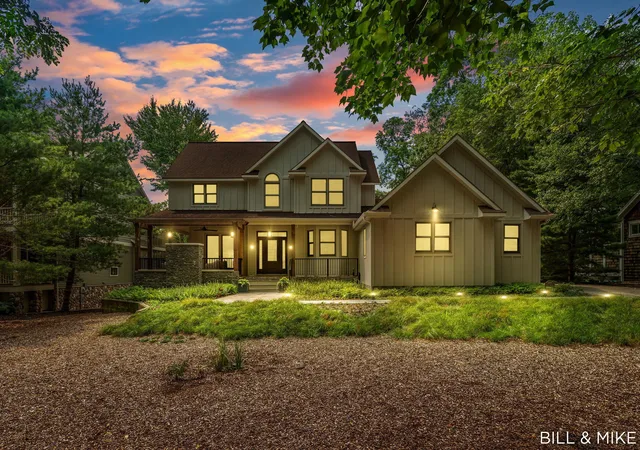 2nd image of 2840 Lake Breeze Dr, Fennville, MI 49408 | MLS# 71026041948
