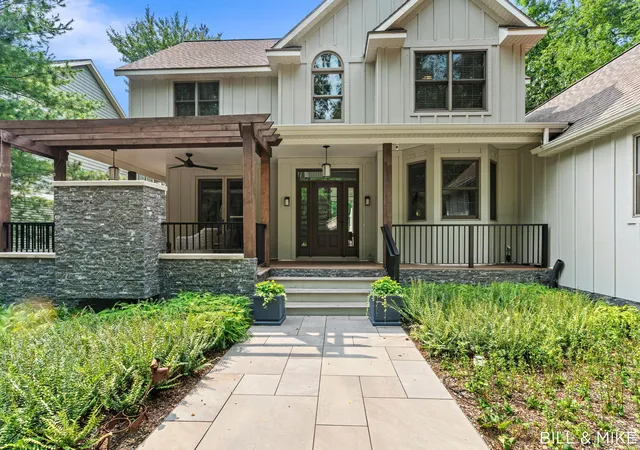 Photo 3 of Single family home for sale at 2840 Lake Breeze Dr, Fennville, MI 49408 | MLS# 71026041948 | Listing updated on 2026-09-19