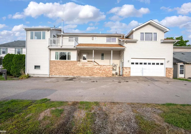 Photo 3 of Single family home for sale at 37633 Mast Ct, Harrison Township, MI 48045 | MLS# 58050218130 | Listing updated on 2026-09-03