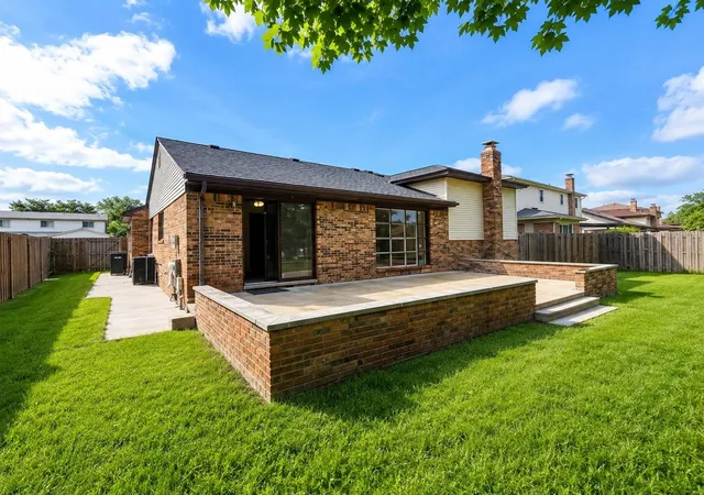 Photo 3 of Single family home for sale at 36730 Engleside Dr, Sterling Heights, MI 48310 | MLS# 58050218131 | Listing updated on 2026-08-11