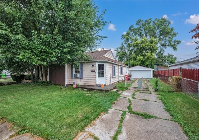 Photo 2 of Single family home for sale at 20833 Woodward Dr, Clinton Township, MI 48035 | MLS# 58050218133 | Listing updated on 2026-09-10