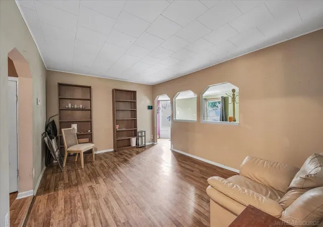 Photo 3 of Single family home for sale at 20833 Woodward Dr, Clinton Township, MI 48035 | MLS# 58050218133 | Listing updated on 2026-09-10