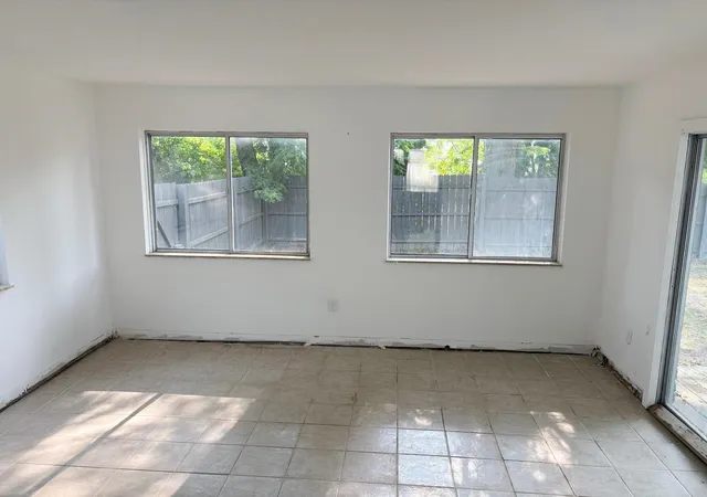 Photo 4 of Single family home for sale at 1394 Hillside Dr, Flint, MI 48532 | MLS# 5050218135 | Listing updated on 2026-09-10