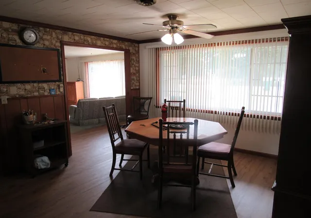 5th image of 902 Fourth St, Tawas City, MI 48763 | MLS# 77080072206