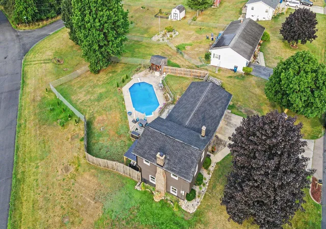 3rd image of 164 Humphrey Dr, Battle Creek, MI 49014 | MLS# 64026041954