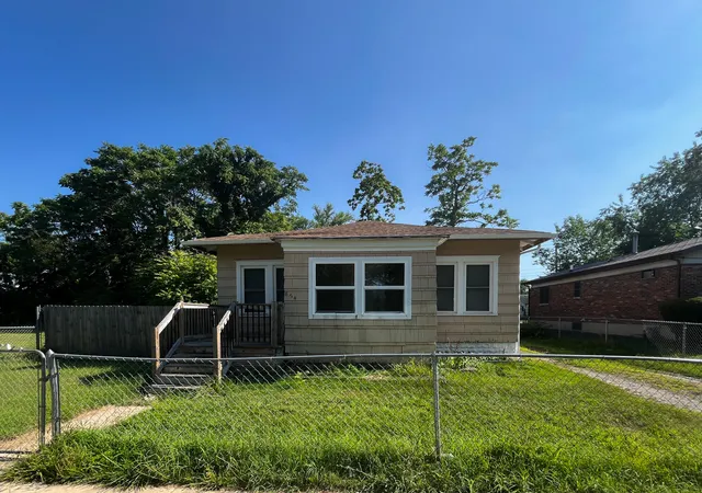 Photo 1 of Single family home for sale at 864 Highland Ave, Benton Harbor, MI 49022 | MLS# 69026041966 | Listing updated on 2026-08-17