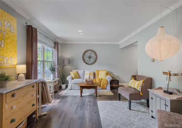 Photo 4 of Single family home for sale at 605 Autumn Dr, Flushing, MI 48433 | MLS# 20261063599 | Listing updated on 2026-09-06