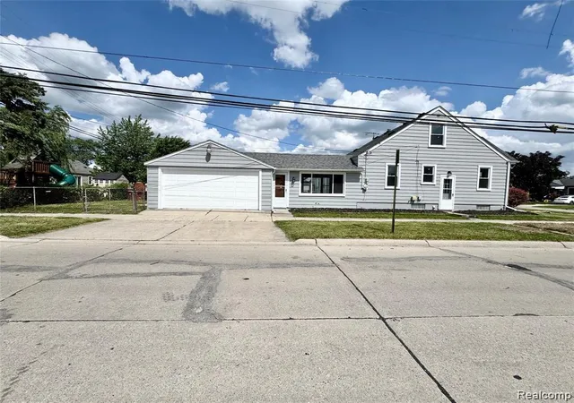 Photo 2 of Single family home for sale at 12796 Pullman St, Southgate, MI 48195 | MLS# 20261063606 | Listing updated on 2026-09-08