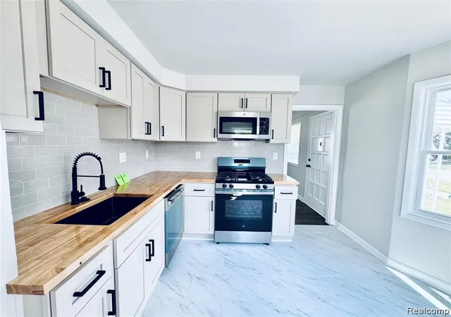 Photo 4 of Single family home for sale at 12796 Pullman St, Southgate, MI 48195 | MLS# 20261063606 | Listing updated on 2026-09-08