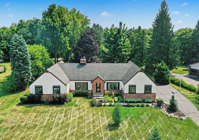 Photo 1 of Single family home for sale at 8569 Roundhill Ct, Saline, MI 48176 | MLS# 81026041984 | Listing updated on 2026-08-12