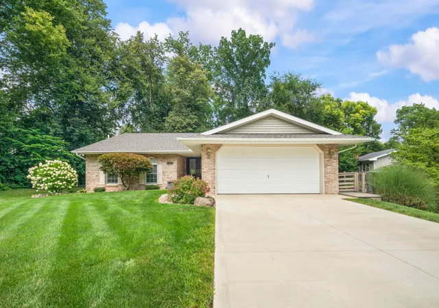 Photo 1 of Sale Pending at 1521 Sioux Trl, Niles, MI 49120 | MLS# 69026041994 | Listing updated on 2026-08-16