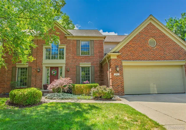 Photo 2 of Single family home for sale at 1964 Bloomfield Oaks Dr, West Bloomfield, MI 48324 | MLS# 20261063625 | Listing updated on 2026-09-14