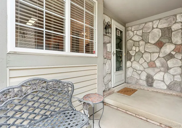 Listing Photo 3 - Condo for sale in building located at 22897 Woodcreek Dr, Taylor, MI 48180