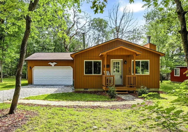 1st image of 207 Butterfield Ln, Houghton Lake, MI 48629 | MLS# 61050218155