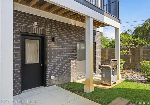 Listing Photo 4 - Condo for sale in building located at 8130 Allor Lndg, Brighton, MI 48114