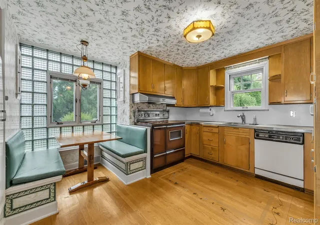 Photo 3 of Single family home for sale at 4796 Lakeshore Rd, Fort Gratiot, MI 48059 | MLS# 20261063640 | Listing updated on 2026-09-14