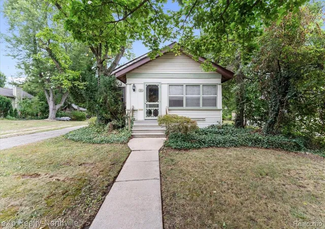 Photo 1 of Sale Pending at 321 S Wing St, Northville, MI 48167 | MLS# 20261063647 | Listing updated on 2026-08-26