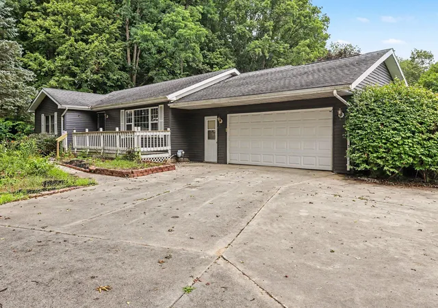 Photo 1 of Single family home for sale at 47059 Cr 215, Lawrence, MI 49064 | MLS# 69026042014 | Listing updated on 2026-08-11