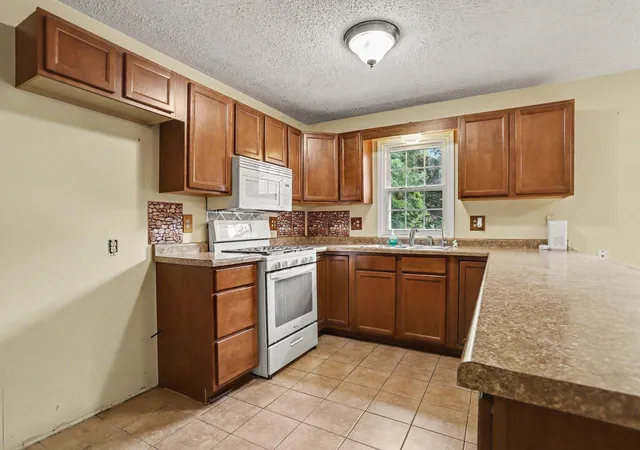 Photo 3 of Single family home for sale at 47059 Cr 215, Lawrence, MI 49064 | MLS# 69026042014 | Listing updated on 2026-08-11