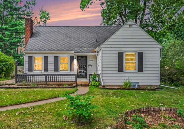 1st image of 1229 N Fletcher Ave, Kalamazoo, MI 49006 | MLS# 66026042009