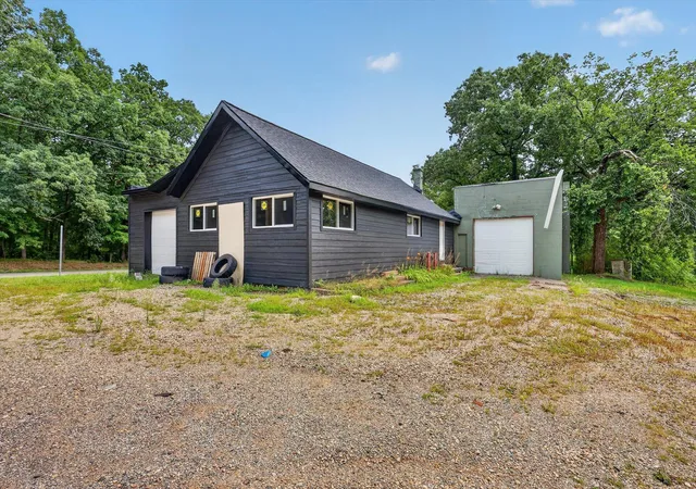 Photo 3 of Single family home for sale at 7820 Cascade Rd Se, Ada, MI 49301 | MLS# 65026042011 | Listing updated on 2026-08-13