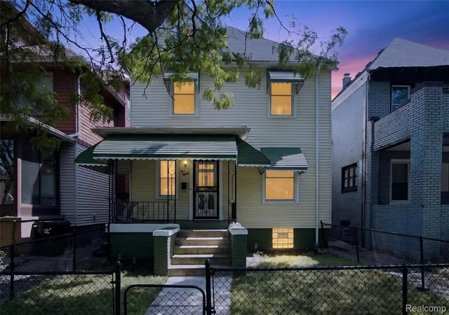 Photo 1 of Single family home for sale at 580 Melbourne St, Detroit, MI 48202 | MLS# 20261063651 | Listing updated on 2026-08-31