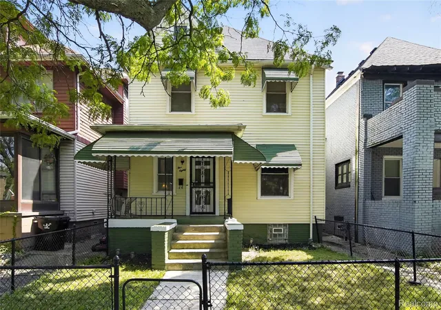 Photo 2 of Single family home for sale at 580 Melbourne St, Detroit, MI 48202 | MLS# 20261063651 | Listing updated on 2026-10-26