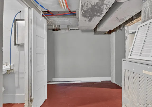 Photo 49 of Single family home for sale at 580 Melbourne St, Detroit, MI 48202 | MLS# 20261063651 | Listing updated on 2026-08-31
