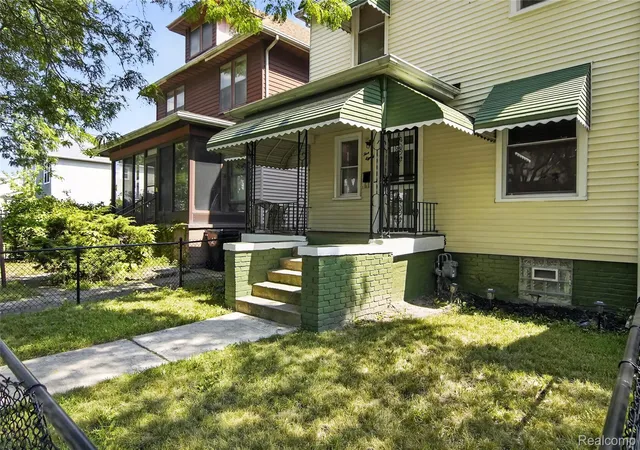 Photo 4 of Single family home for sale at 580 Melbourne St, Detroit, MI 48202 | MLS# 20261063651 | Listing updated on 2026-10-26