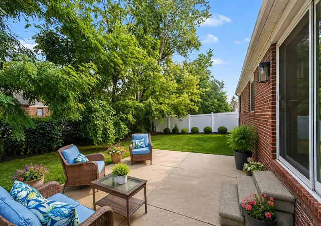 Photo 2 of Single family home for sale at 37454 Eagle Dr, Livonia, MI 48150 | MLS# 81026042022 | Listing updated on 2026-09-20