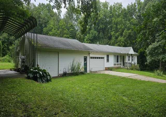 Photo 3 of Single family home for sale at 31002 60th Street, Bangor, MI 49013 | MLS# 66026042026 | Listing updated on 2026-09-17