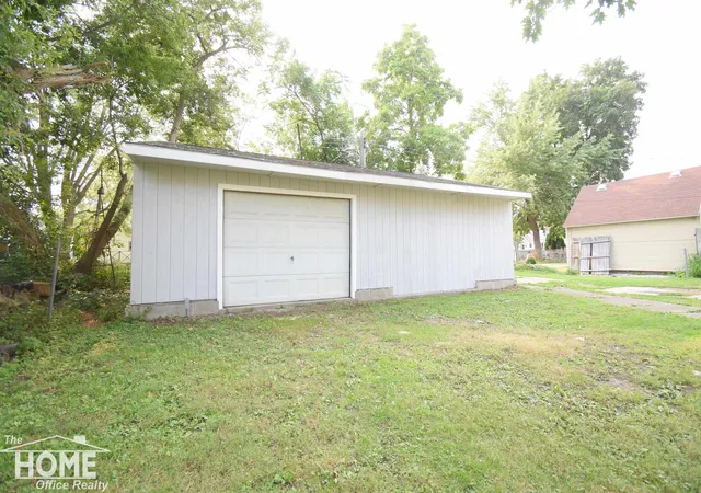 3rd image of 614 Alger Ave, Owosso, MI 48867 | MLS# 5050218169