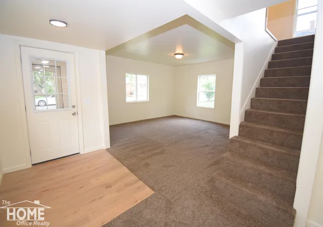 5th image of 614 Alger Ave, Owosso, MI 48867 | MLS# 5050218169