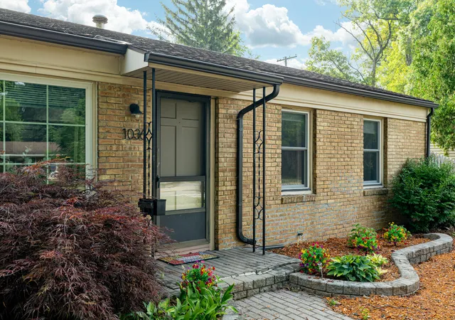 Photo 2 of Single family home for sale at 1036 N Maple Rd, Ann Arbor, MI 48103 | MLS# 81026042035 | Listing updated on 2026-08-21