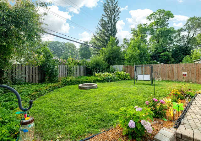 Photo 4 of Single family home for sale at 1036 N Maple Rd, Ann Arbor, MI 48103 | MLS# 81026042035 | Listing updated on 2026-08-21