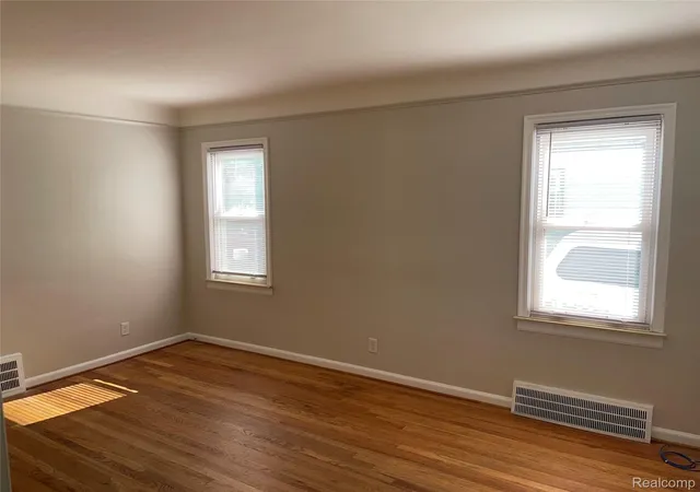 Photo 3 of Single family home for sale at 940 Saint Johns Blvd, Lincoln Park, MI 48146 | MLS# 20261063666 | Listing updated on 2026-08-14
