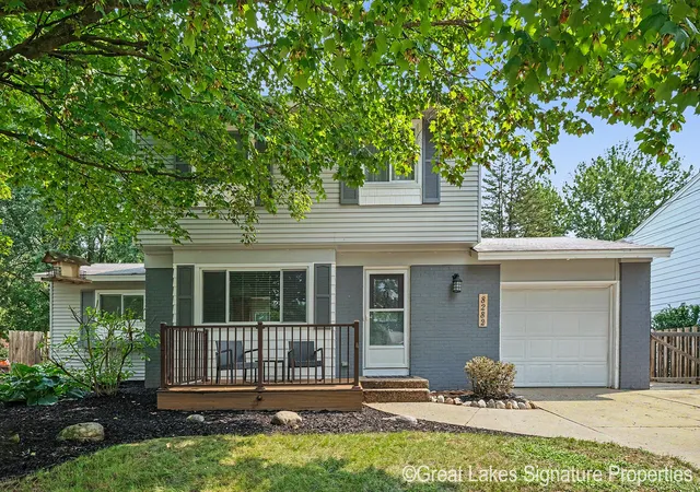 1st image of 8282 Courtland Dr Ne, Rockford, MI 49341 | MLS# 65026042045
