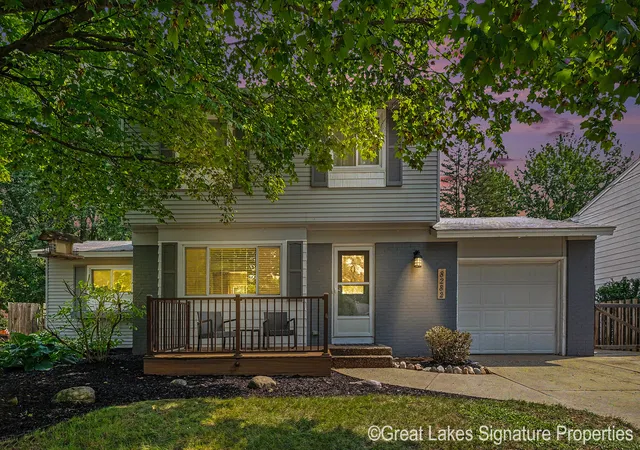 3rd image of 8282 Courtland Dr Ne, Rockford, MI 49341 | MLS# 65026042045