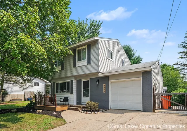 4th image of 8282 Courtland Dr Ne, Rockford, MI 49341 | MLS# 65026042045