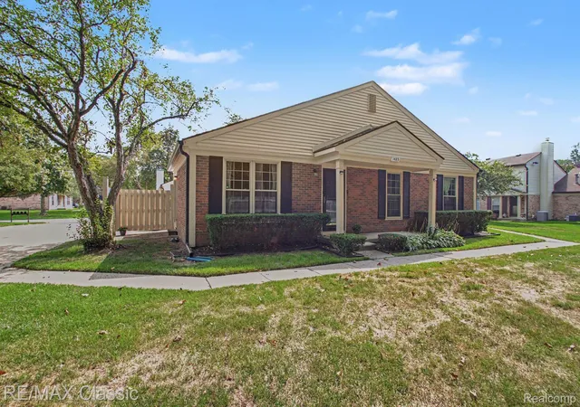 23rd image of 1489 Dover Hl N, Walled Lake, MI 48390 | MLS# 20261063677