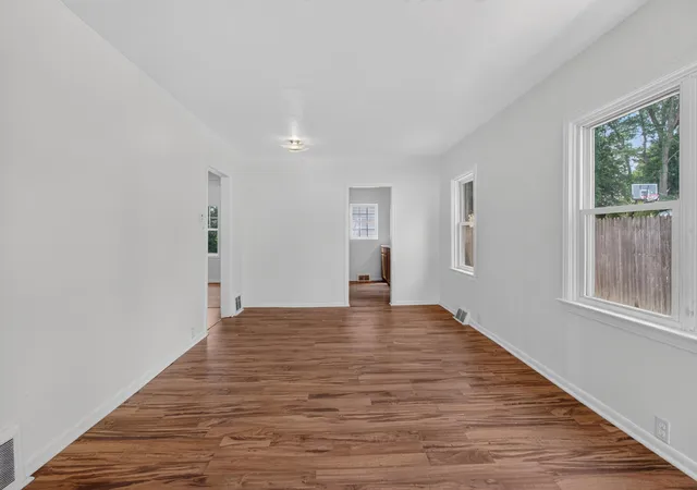 Photo 4 of Single family home for sale at 135 E Mansion, Jackson, MI 49203 | MLS# 55026042049 | Listing updated on 2026-09-17