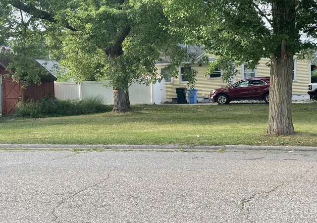 17th image of 1021 Hapeman St, Lansing, MI 48915 | MLS# 20261063679