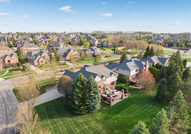 Photo 3 of Single family home for sale at 2910 N Addison Cir, Rochester, MI 48306 | MLS# 81026042050 | Listing updated on 2026-09-14